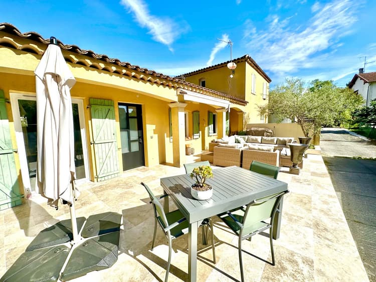 MAISON DE PLAIN-PIEDS MOUGINS + REFAITE A NEUF + QUARTIER DES C