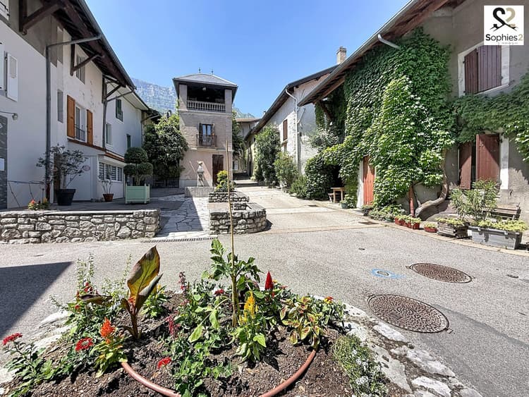 Maison de village de caractère au coeur du bourg de Claix