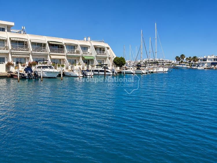 Proche plage marina duplex T4