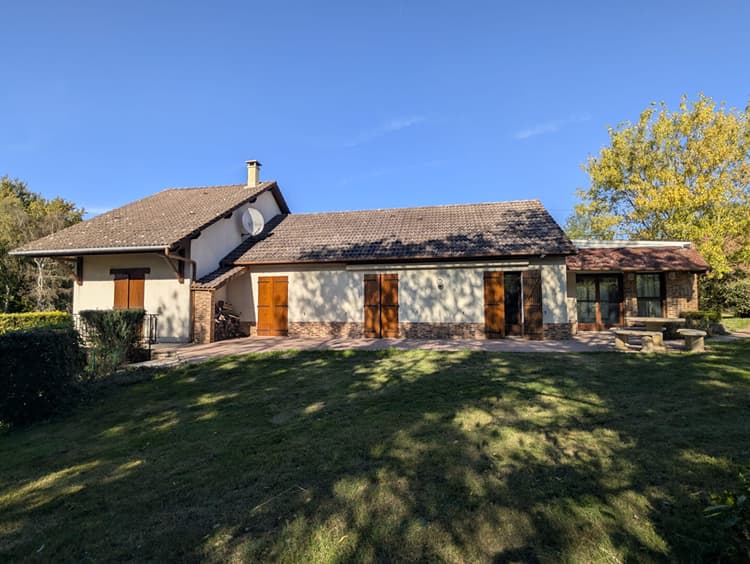 SECTEUR SONGEONS : Maison familiale à rafraîchir sur 3 200 m² de terrain