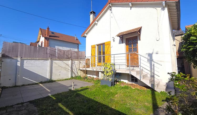 HOUILLES**Maison familiale 6 pièces sans travaux ? Jardin, terrasse et exposition Plein Sud