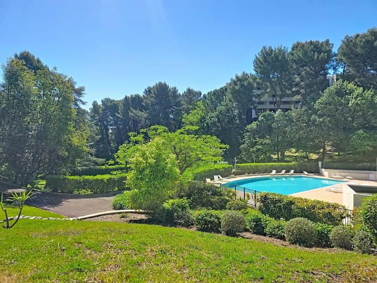 NOUVEAUTE : 4P EN DERNIER ETAGE AVEC GARAGE - PISCINE - GOLF ET