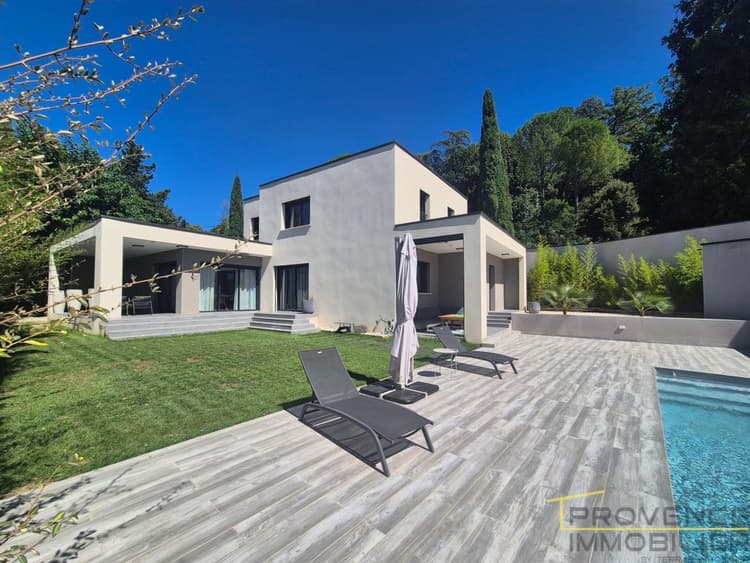Maison à vendre à Montélimar Villa familiale avec piscine