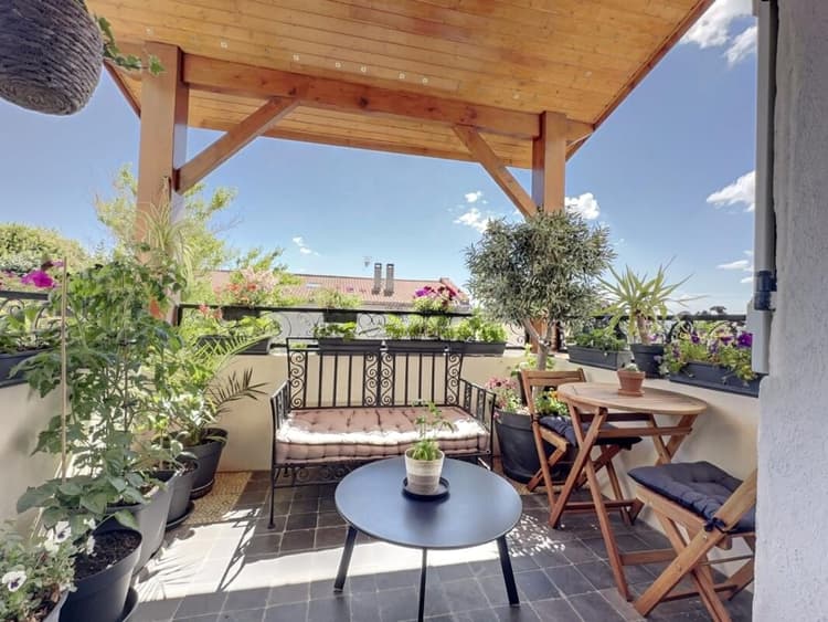 T2 - 70 m2 - 1 chambre - balcon - 2 parkings privatifs