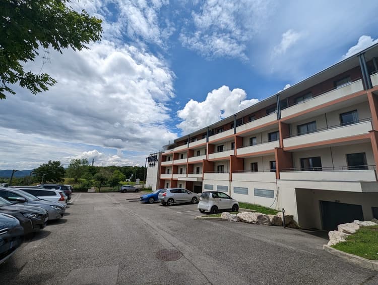 VOIRON, studio meublé résidence hôtelière