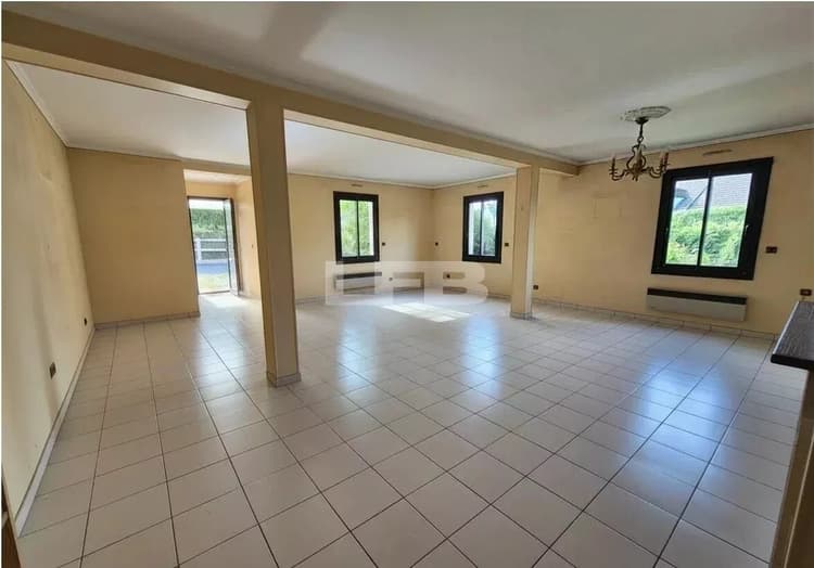 A vendre à Lamorlaye (60260) — Espace indépendant et jardin de 500 m²