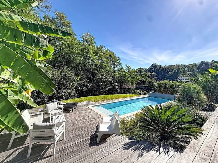 Maison contemporaine située entre océan et nature