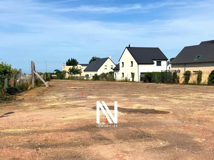 TERRAIN À BÂTIR DE 685 M2