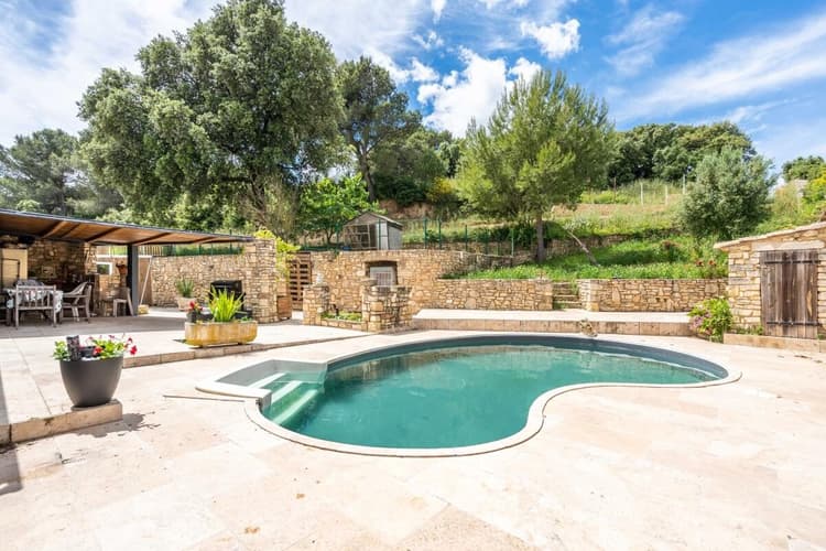 L’élégance contemporaine rencontre le charme provençal !