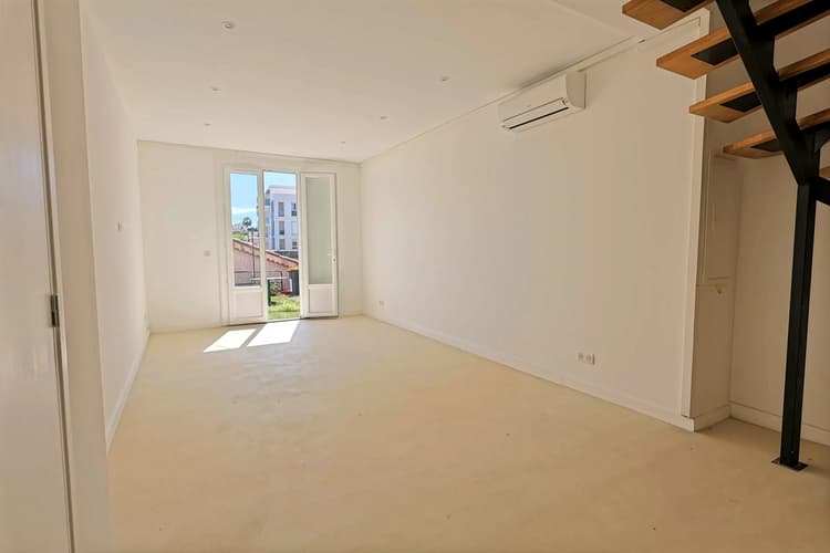 Charmant duplex 3 pièces entièrement rénové – Antibes, à deux pa