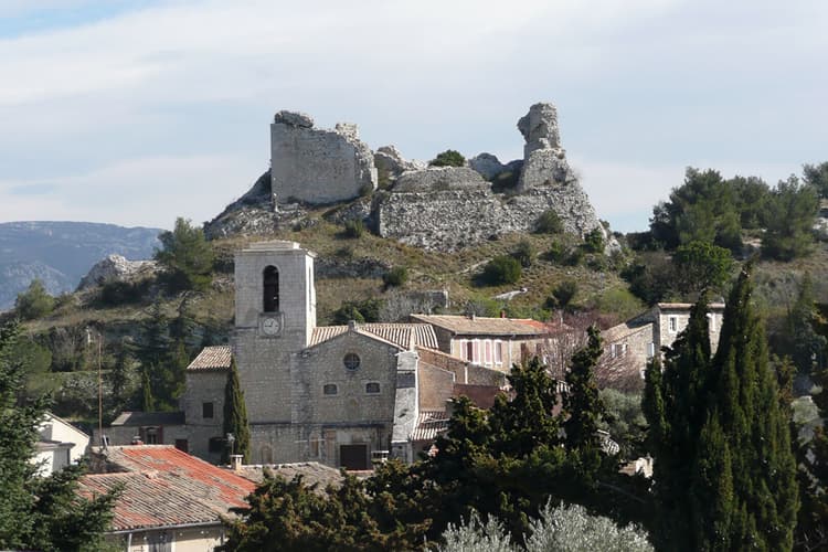 À Vendre - Murs et Fonds de Commerce Restaurant avec Logement à Orgon
