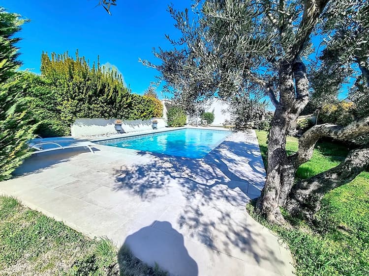 Velleron maison de plain-pied 4 chambres ,piscine!