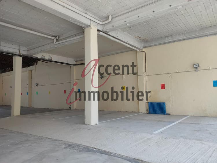 Place de parking Moto