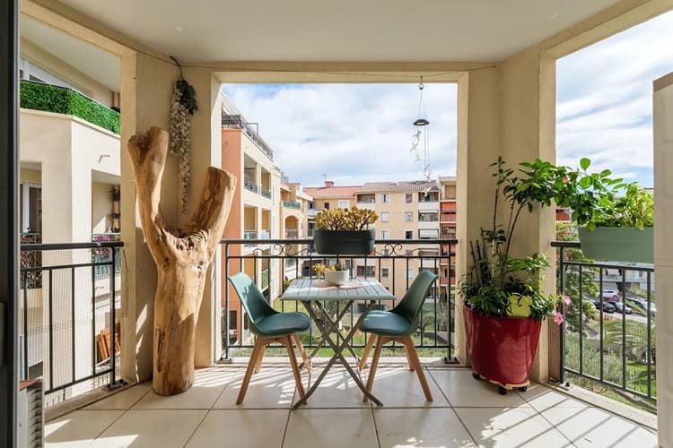 Cagnes sur mer - Appartement 2 pièces avec Loggia, cave et parki