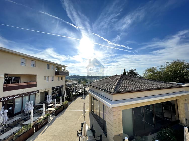 A VENDRE au coeur de Chateauneuf Du Pape dans résidence récente de standing , Appartement t4 de 128 m² avec grand garage et terrasses