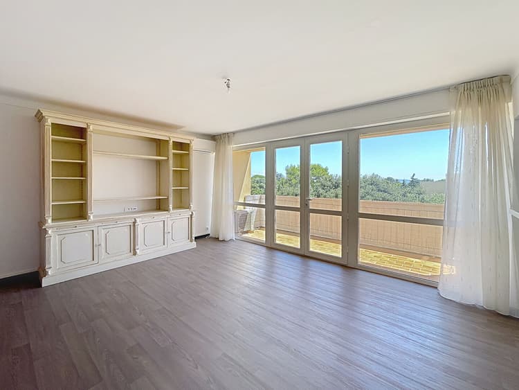 Appartement Villeneuve Les Avignon 3 pièce(s) 85 m2 avec garage et cave
