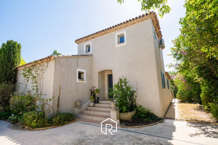MAISON 5 PIECES CHATEAU GOMBERT 13EME