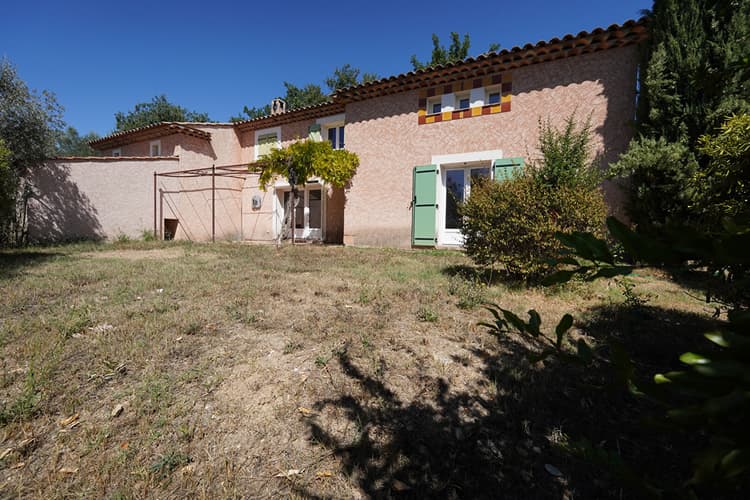 Callas - Maison de 148m² - 7 pièces sur terrain de 1270m²
