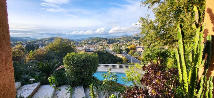 RARE ! Maison ind Pegomas 5 pièce(s) 124 m2 sur terrain de 700m2 avec piscine