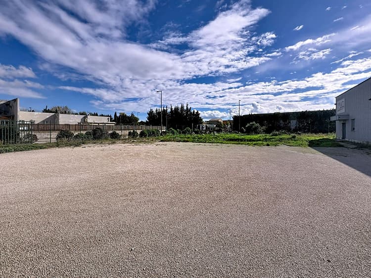 Terrain Zone artisanale Saint Andiol 589 m2