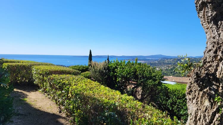 T2 LES ISSAMBRES - VUE MER EXCEPTIONNELLE- RDJ - TERRASSE