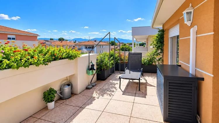 T4 de 86 m² – ascenseur – Terrasse de 28 m²