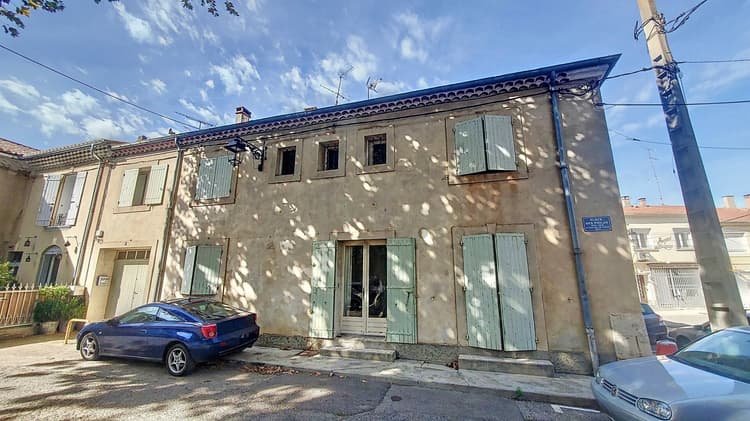 Cabannes : Maison de village rénovée avec garage