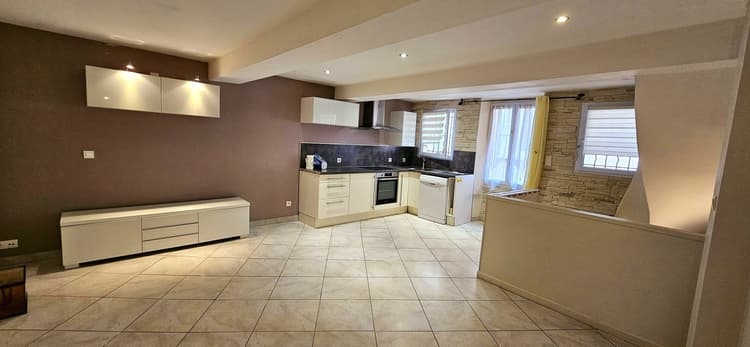 À VENDRE MAISON DE VILLAGE T4 LOUÉE À GONFARON