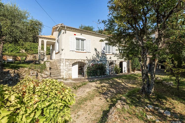 Vence Villa à pied du centre avec permis purgé pour 319 m² de