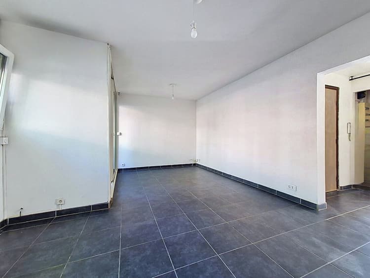 Appartement Salon De Provence 5 pièce(s) 85 m2
