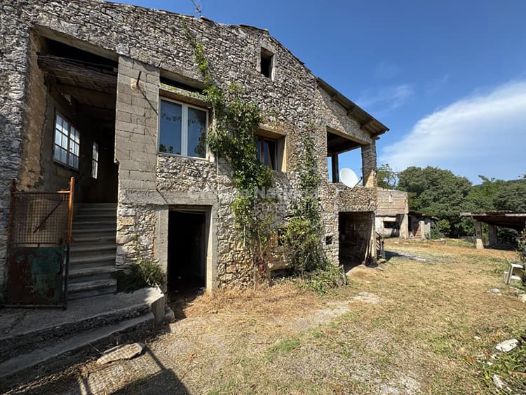 Maison de village en pierre au calme avec vue sur la campagne