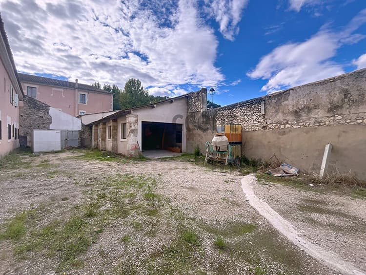 Entrepôt / local industriel Noves 1 pièce(s) 100 m2