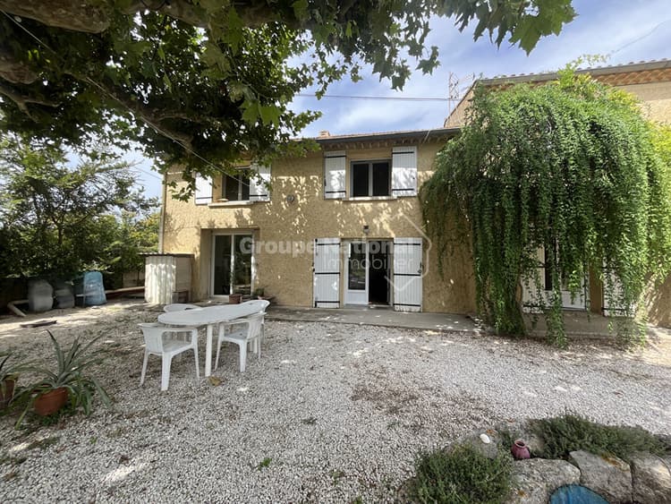 A VENDRE SARRIANS - EXCLU - MAISON AVEC GRAND JARDIN