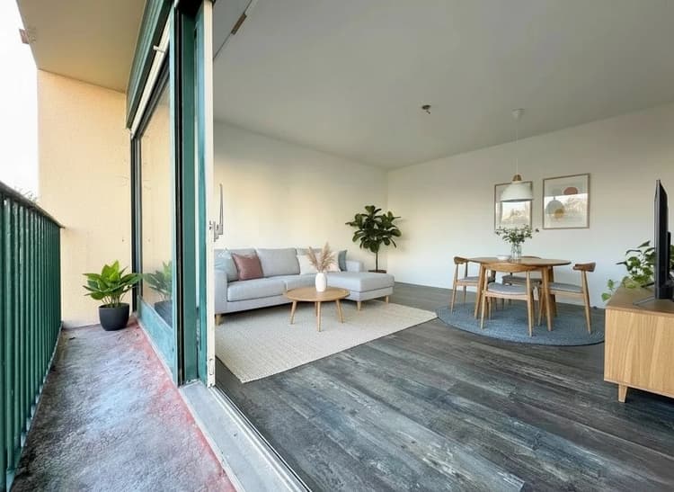 Spacieux 4 pièces avec 3 balcons - Centre ville à pied ou en ve
