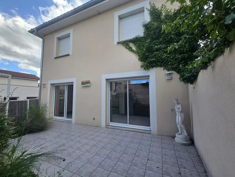 Appartement T4 avec terrasse, jardin et garage