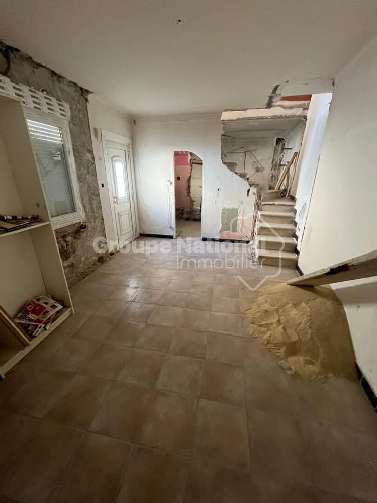COURTHEZON EXCLUSIVITE - SUR LES HAUTEURS DU VILLAGE. MAISON 60 m2 environ .TYPE T3-A RESTAURER