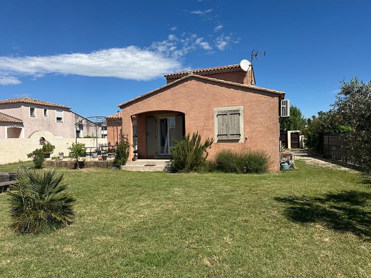 ARLES : Villa quartier trinquetaille : 125m² + terrain 890m²