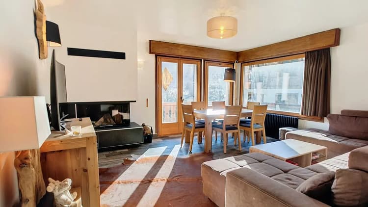 Quatre pièces avec balcons au cœur du village
