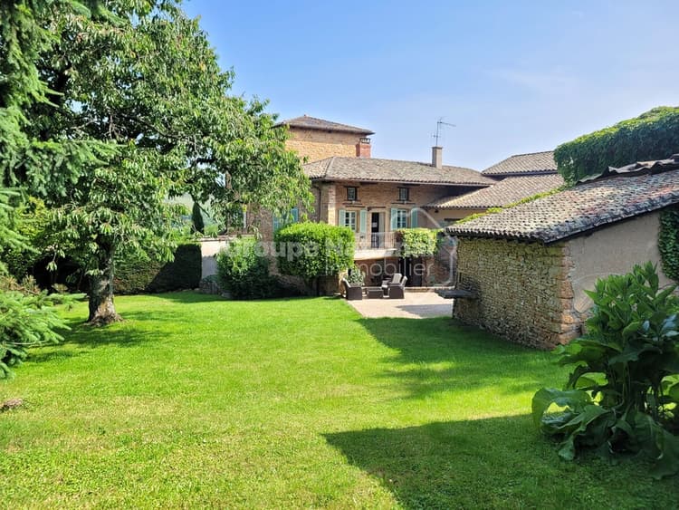 Maison Beaujolaise en pierre dorée