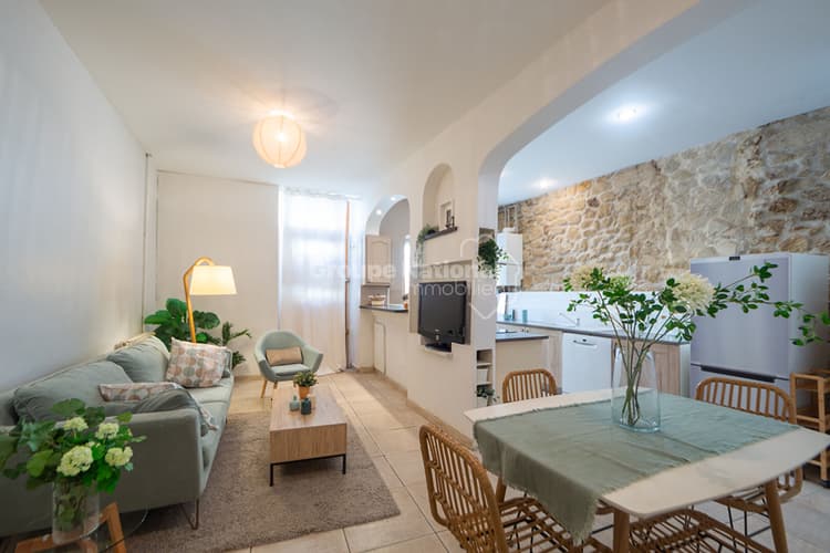 Maison 4 pièces à vendre au centre de Grans - Réf 3932