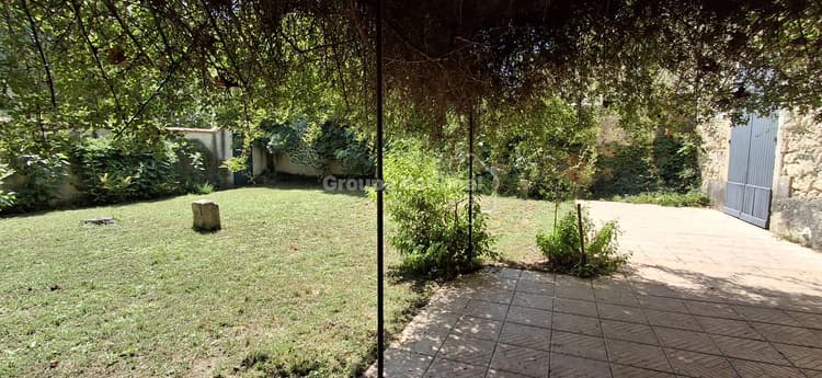EXCLU, MONTFRIN MAISON EN PIERRES AVEC JARDIN ET GARAGE
