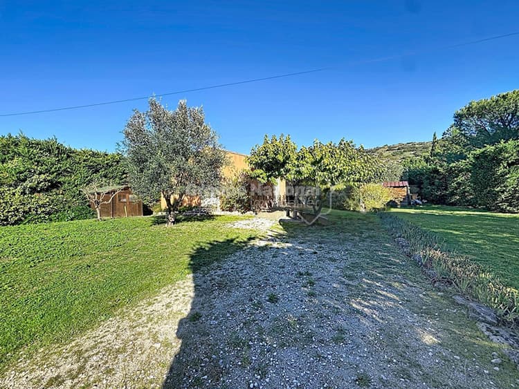 Propriété au pied du Luberon - Deux logements indépendants sur 2 500 m² de terrain arboré