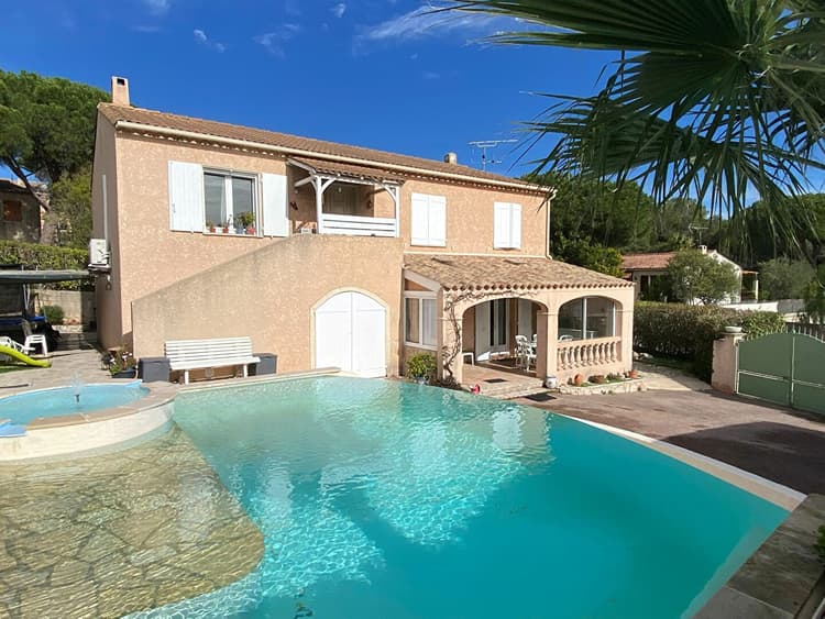 Maison La Bouverie -7 pièces 170 m2 - Piscine