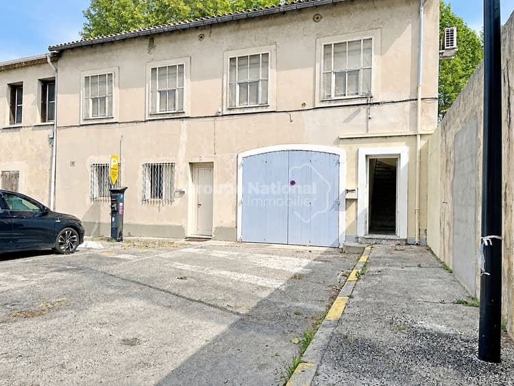 Maison de 2 appartements et garage