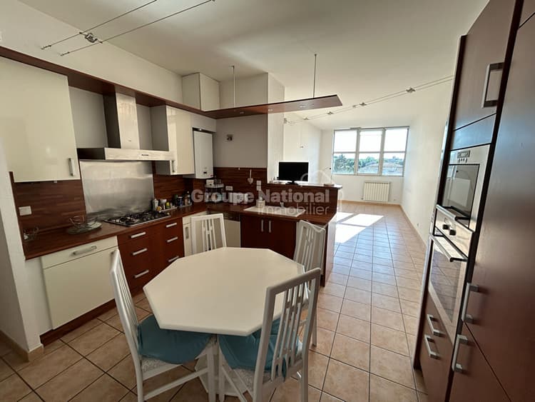 Appartement T3 de 81.52 m² Loi Carrez avec grand garage - Carpentras