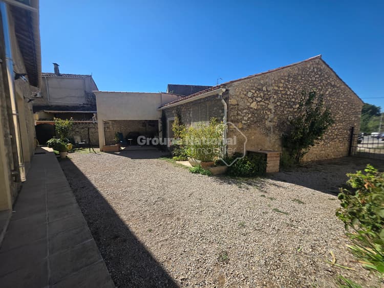 VINON-SUR-VERDON ANCIENNE GRANGE ENTIÈREMENT RÉNOVÉE AVEC JARDIN ET GRAND GARAGE