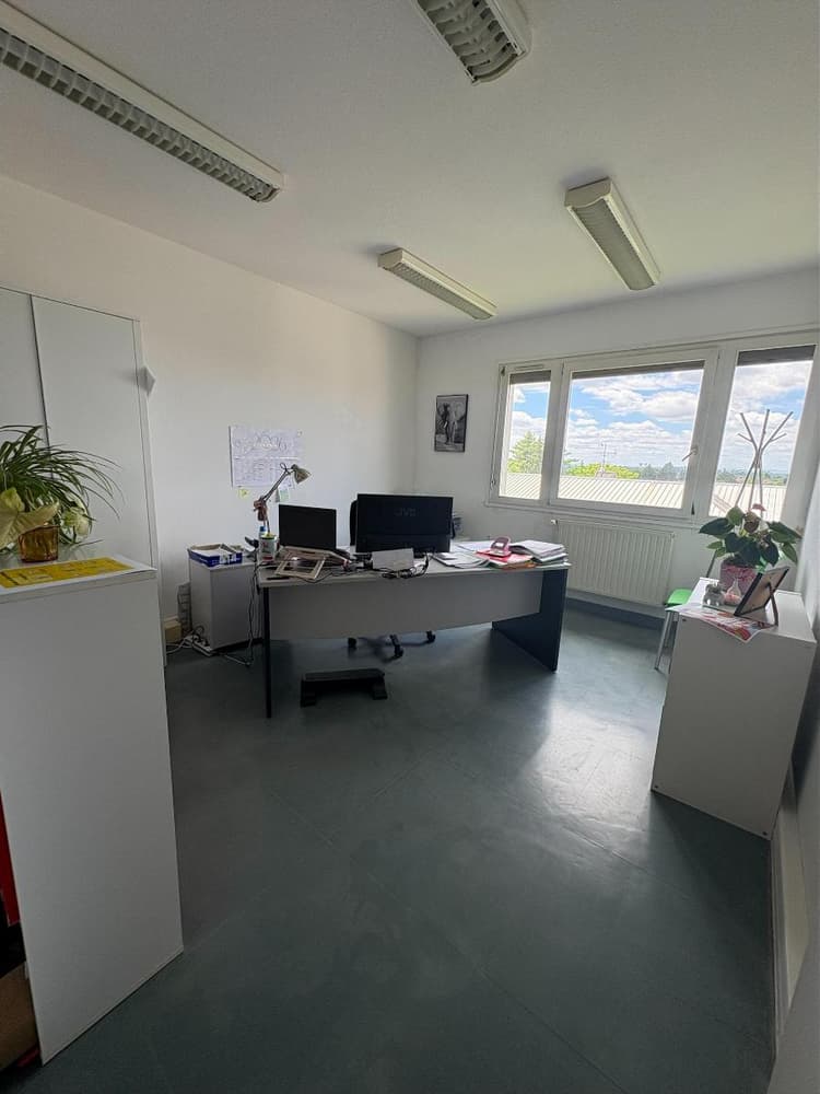 Local 151m² à louer