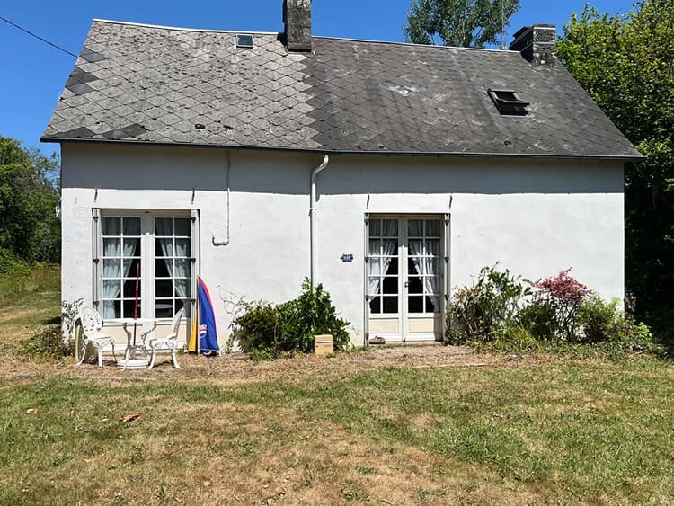Exclusivité RS : Saint Roch sur Egrenne au calme sans voisin proche