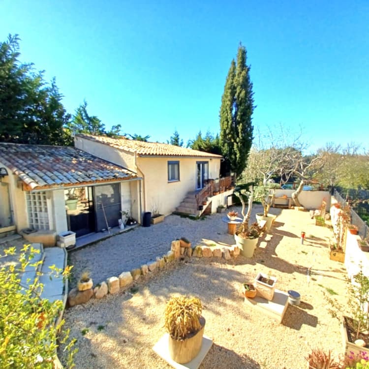 Ensemble de 3 maisons VALENSOLE