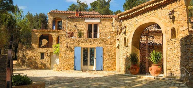 Maison de caractère avec gîtes et chambres d'hôtes. Saint Alexandre